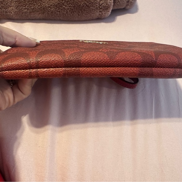 Coach Large Corner Zip Red Wristlet NWOT Sharp